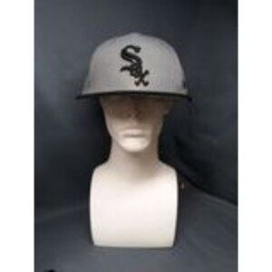 New Era 59Fifty Chicago White Sox Fitted Cap Black Grey Size 8 NEW WITH TAGS!